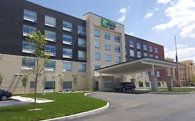 Holiday Inn Express & Suites Toledo West By Ihg